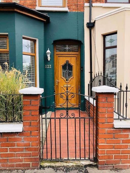 Дом отдыха Cheerful 4 Bedroom Townhouse, Side Street Parking